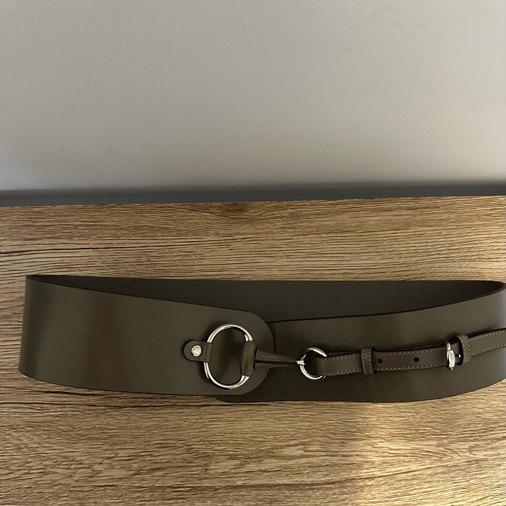 Gucci Grey Belt with Silver Ring Buckle